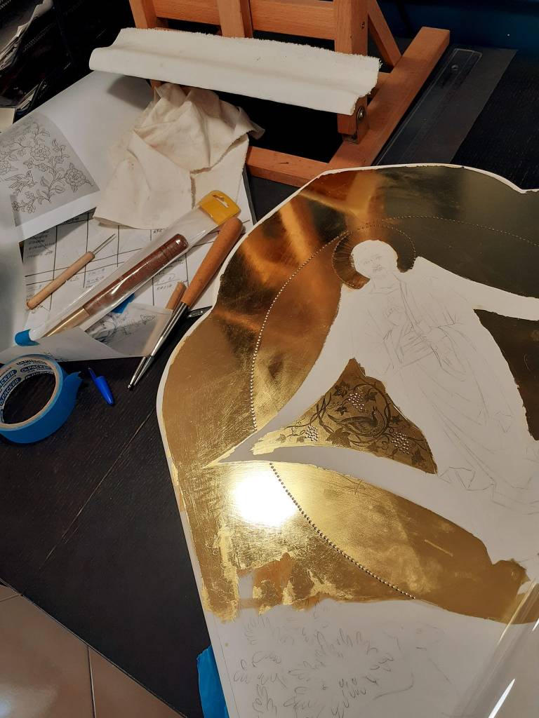 στιλβωτό χρυσό, λεπτομέρεια